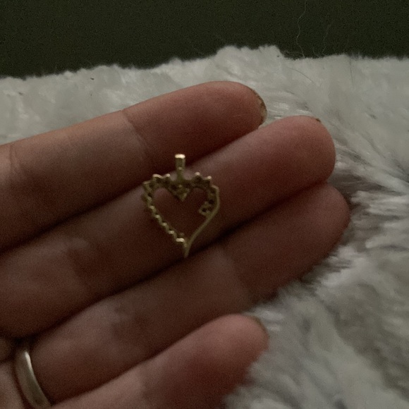 Real gold and diamond heart charm. 10K. - Picture 2 of 3